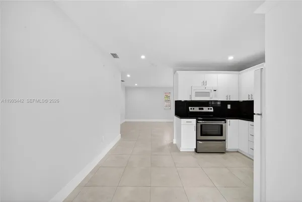 $2,500 | 7261 Southwest 21st Street, Unit 7263, Miami, FL 33155