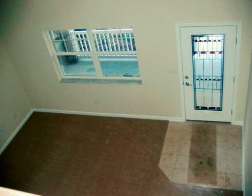 401 Chestnut Lane Apollo, PA 15613 - Photo 2 of 8 Living Room.