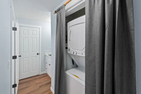 $179,900 | 844 West Cliff Drive, Unit 201, Spokane, WA 99204