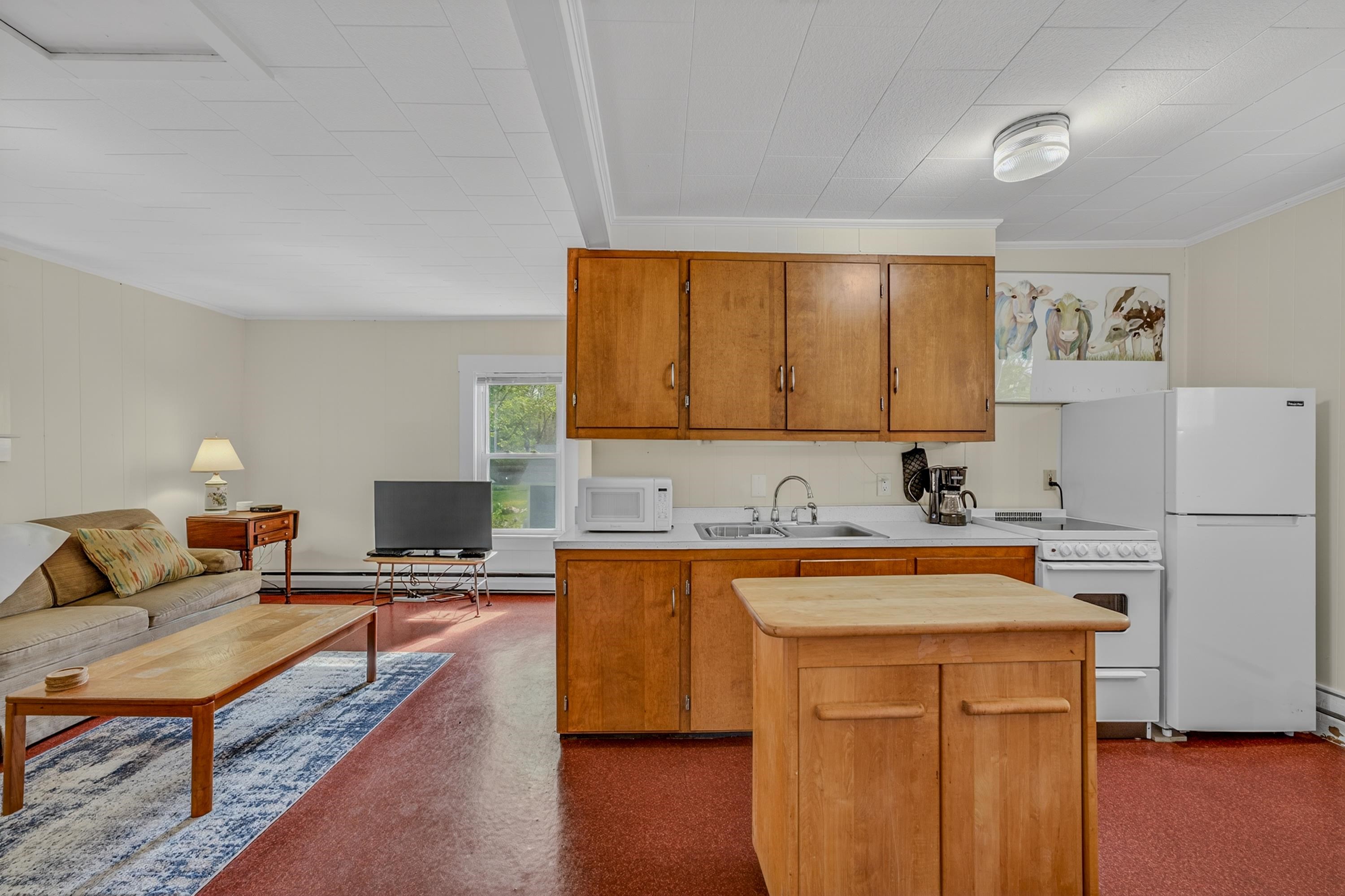 91 Meadow Street Bethlehem, NH 03574 - Photo 9 of 44