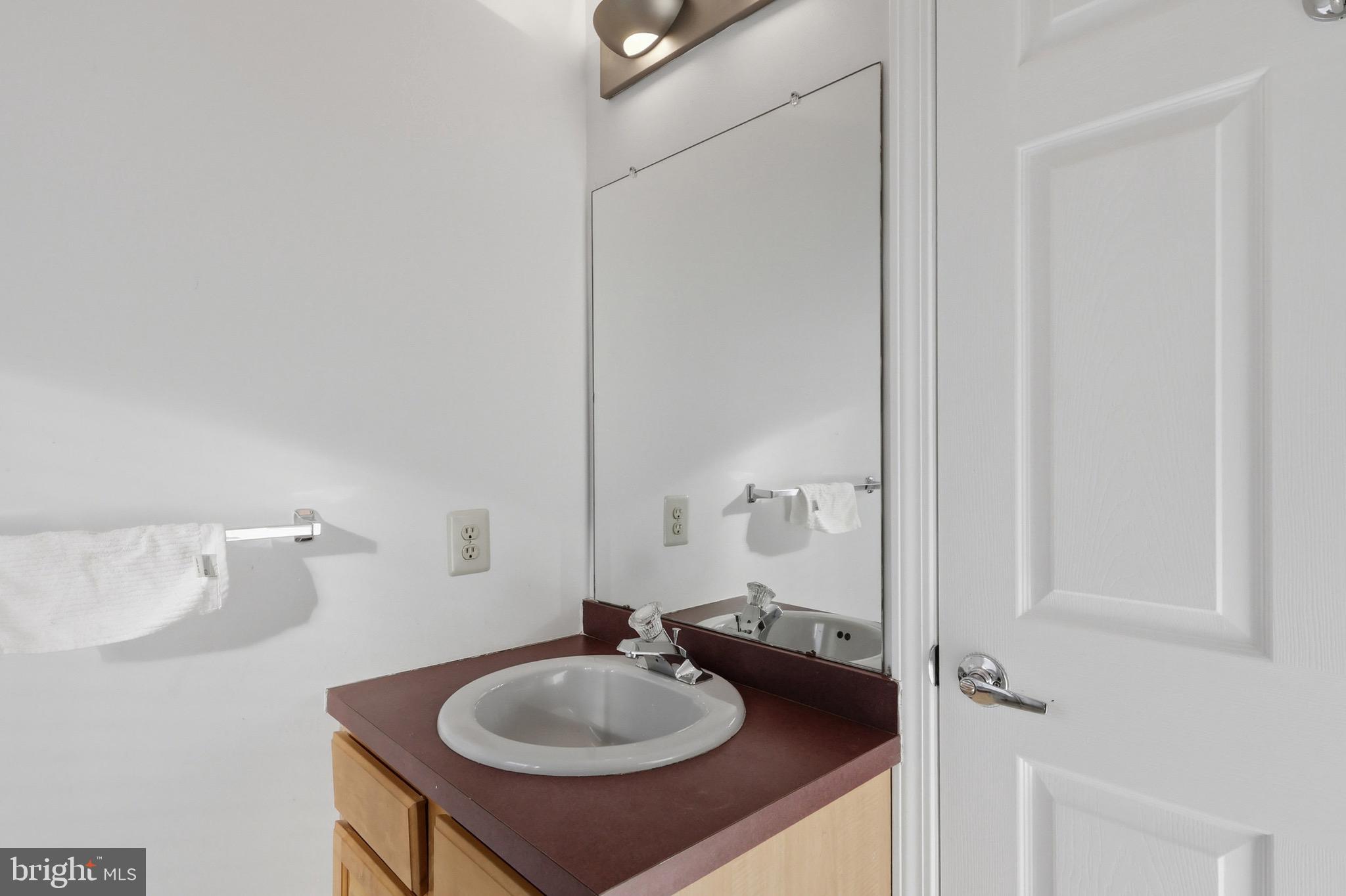 1035 Hickory Ridge Drive Chalfont, PA 18914 - Photo 28 of 62 Main Level full hall bathroom