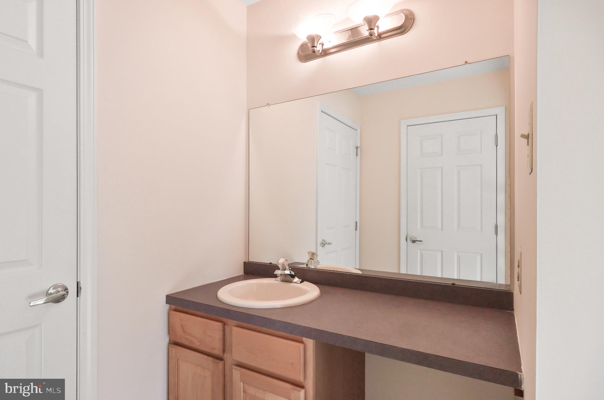 1035 Hickory Ridge Drive Chalfont, PA 18914 - Photo 37 of 62 Jack and Jill Hall Bath