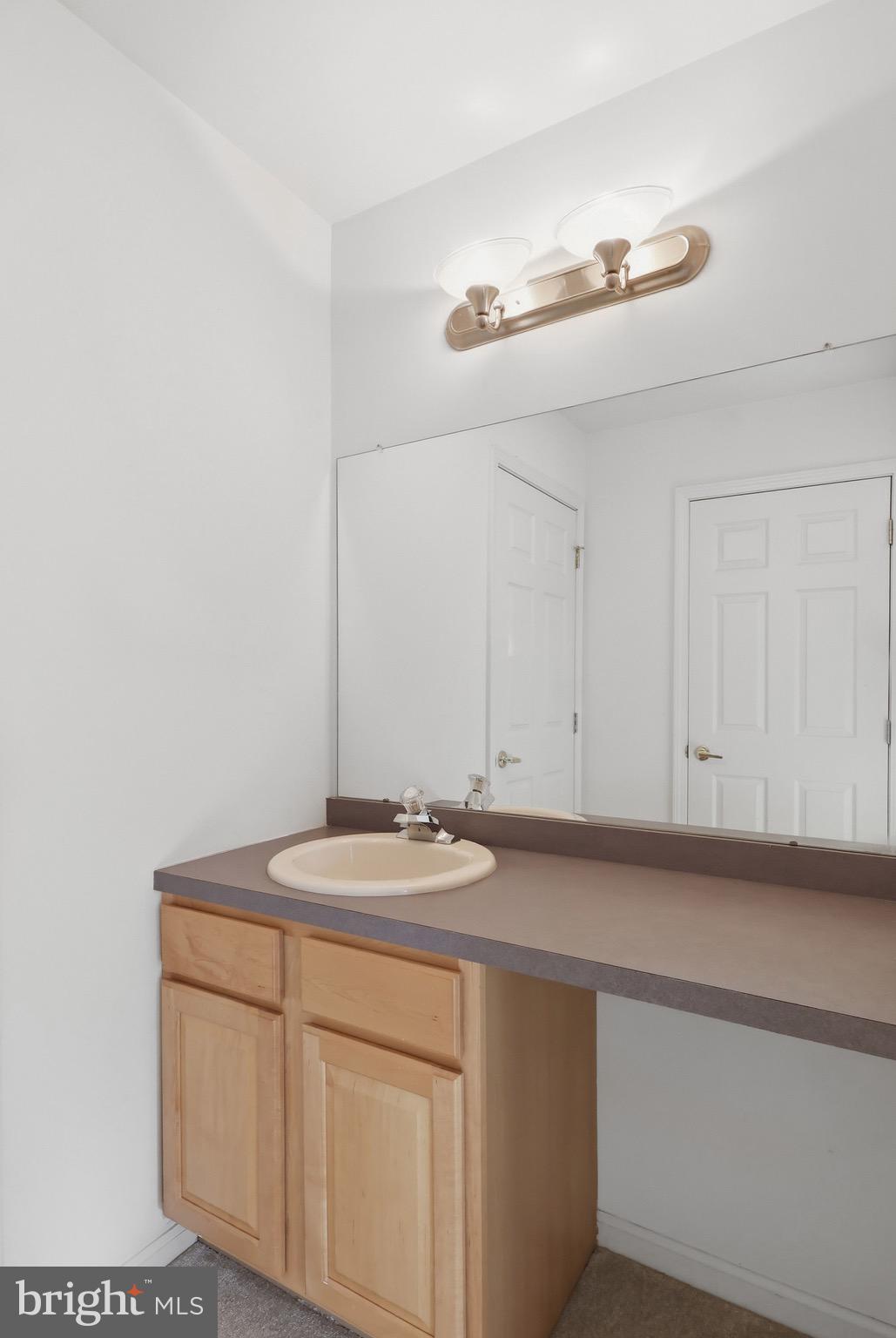 1035 Hickory Ridge Drive Chalfont, PA 18914 - Photo 39 of 62 Jack and Jill Hall Bath