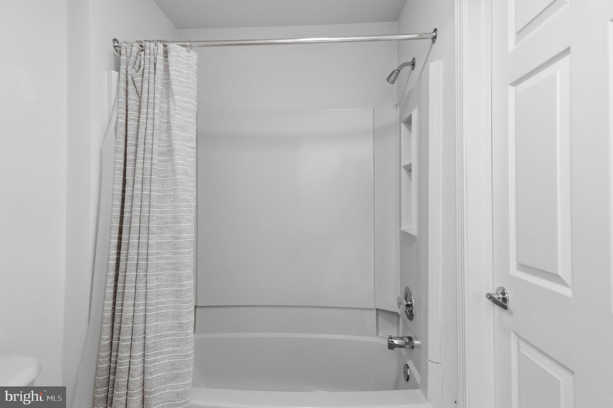 1035 Hickory Ridge Drive Chalfont, PA 18914 - Photo 41 of 62 Jack and Jill Hall Bath