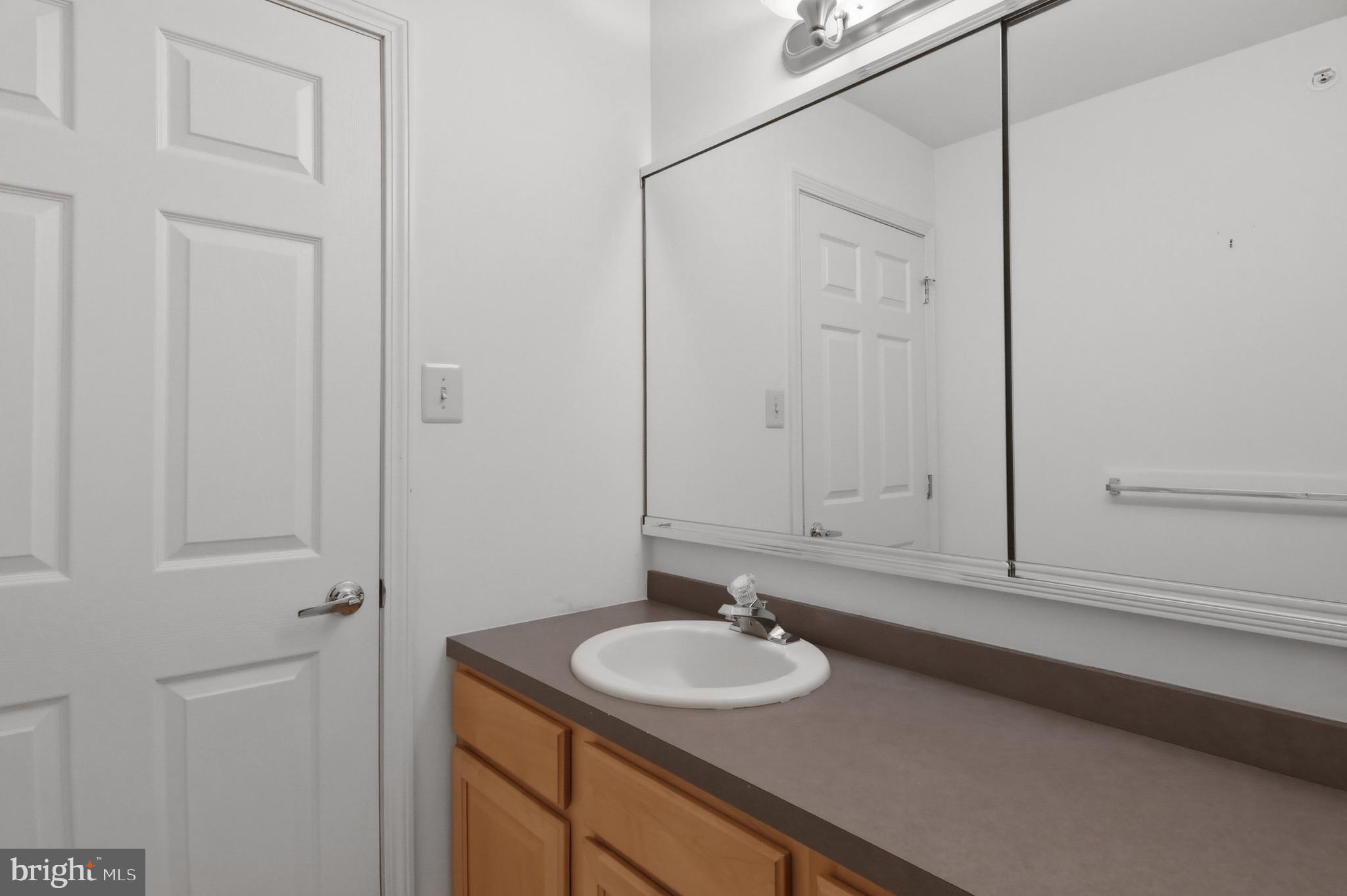 1035 Hickory Ridge Drive Chalfont, PA 18914 - Photo 42 of 62 Jack and Jill Hall Bath