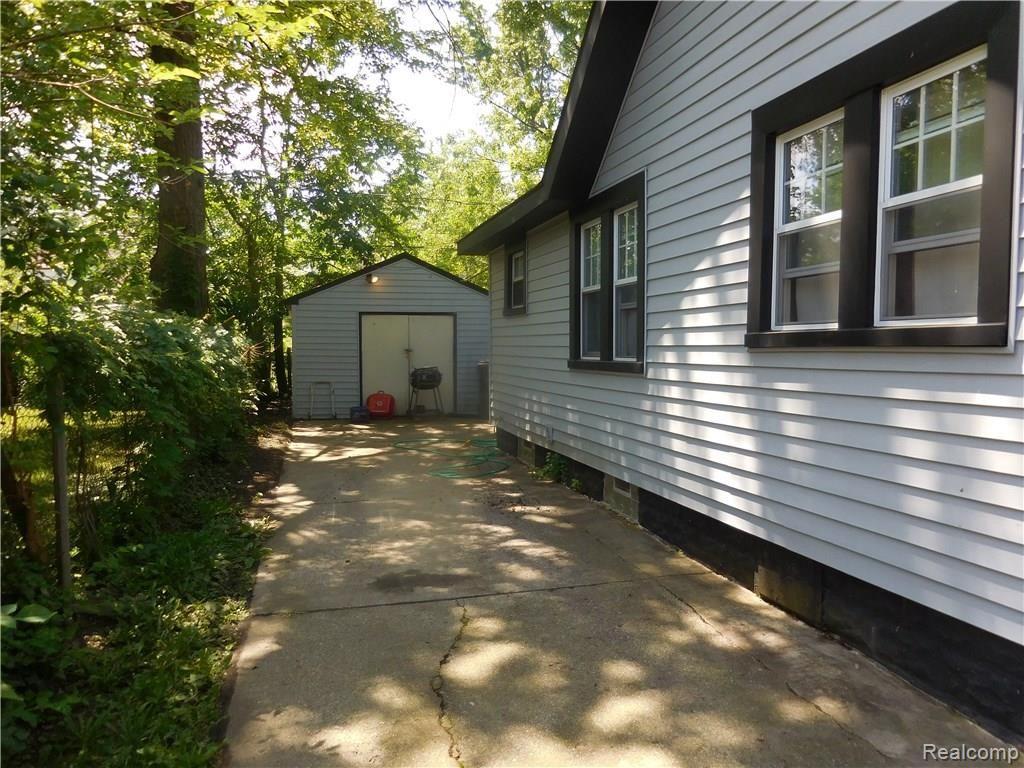 622 Raskob Street Pontiac, MI 48340 - Photo 13 of 15 Gallery Image 13