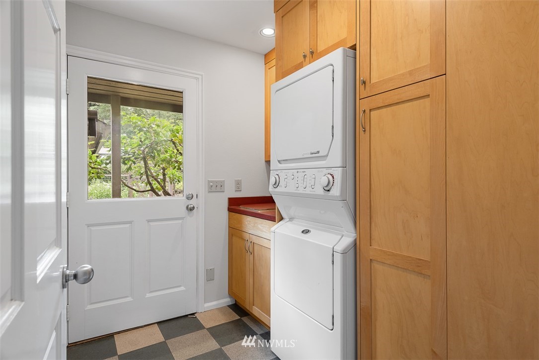 4730 Spring Street Bellingham, WA 98229 - Photo 19 of 30 a utility room with dryer and washer