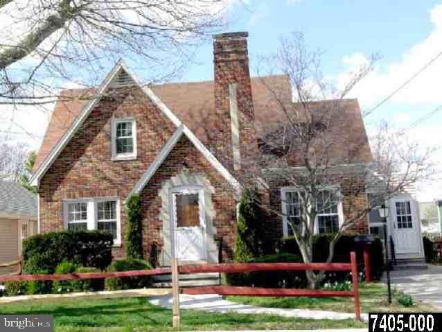 207 Maple Avenue Hanover, PA 17331 - Photo 1 of 8 Gallery Image 1