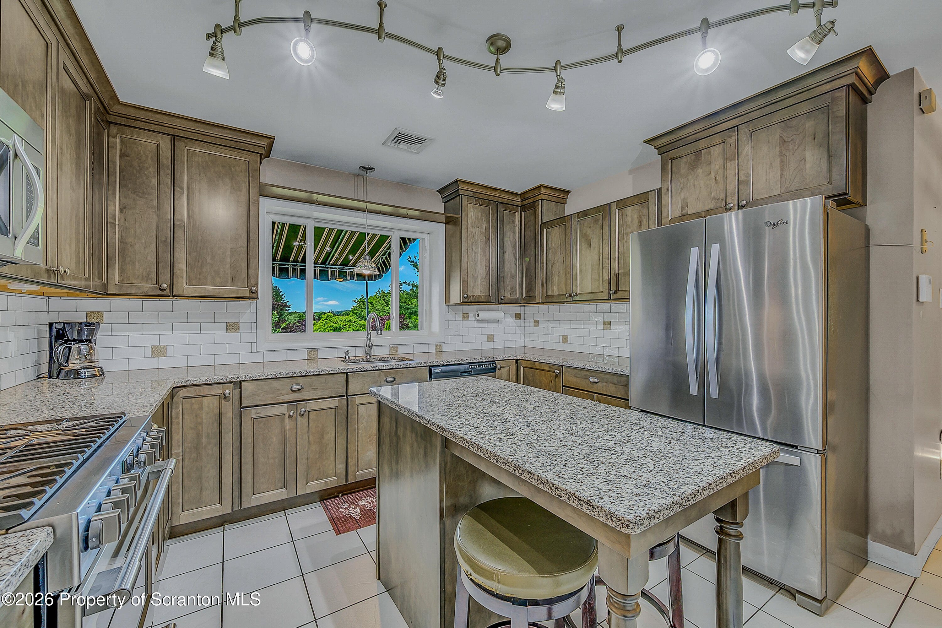 109 Old Orchard Road Clarks Summit, PA 18411 - Photo 8 of 38 Kitchen