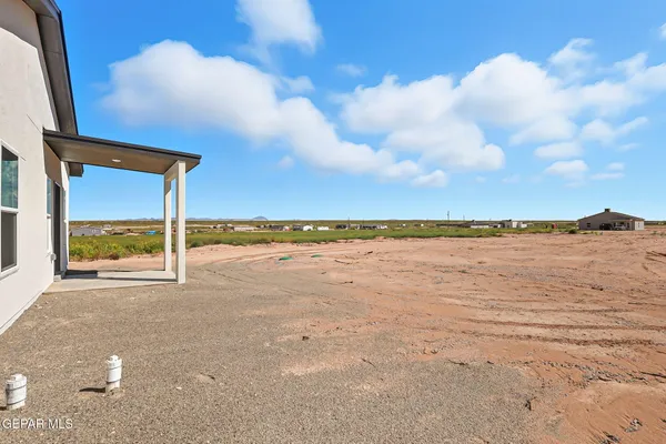 $307,950 | 661 Yuma Desert, Chaparral, NM 88081