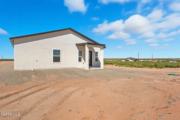 $307,950 | 661 Yuma Desert, Chaparral, NM 88081