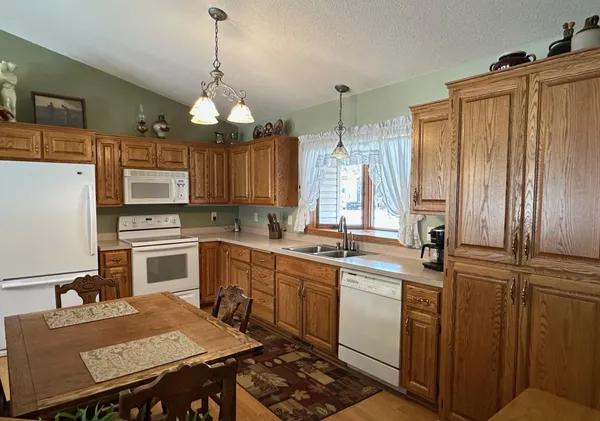 $385,000 | 214 11th Avenue North, Princeton, MN 55371