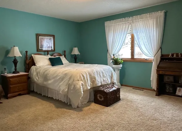 $385,000 | 214 11th Avenue North, Princeton, MN 55371