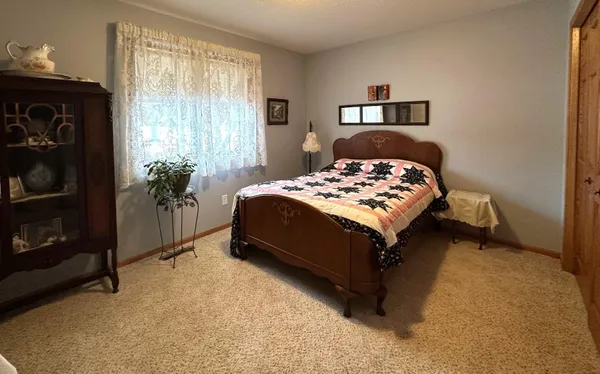 $385,000 | 214 11th Avenue North, Princeton, MN 55371