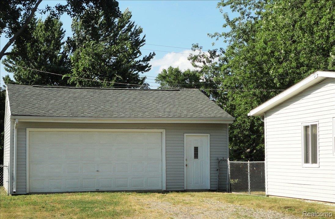 1157 Beta Road Walled Lake, MI 48390 - Photo 6 of 24 Detached garage