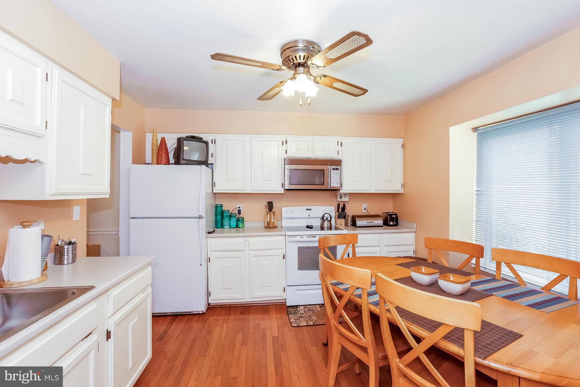 8932 Centerway Road Gaithersburg, MD 20879 - Photo 11 of 30 Kitchen
