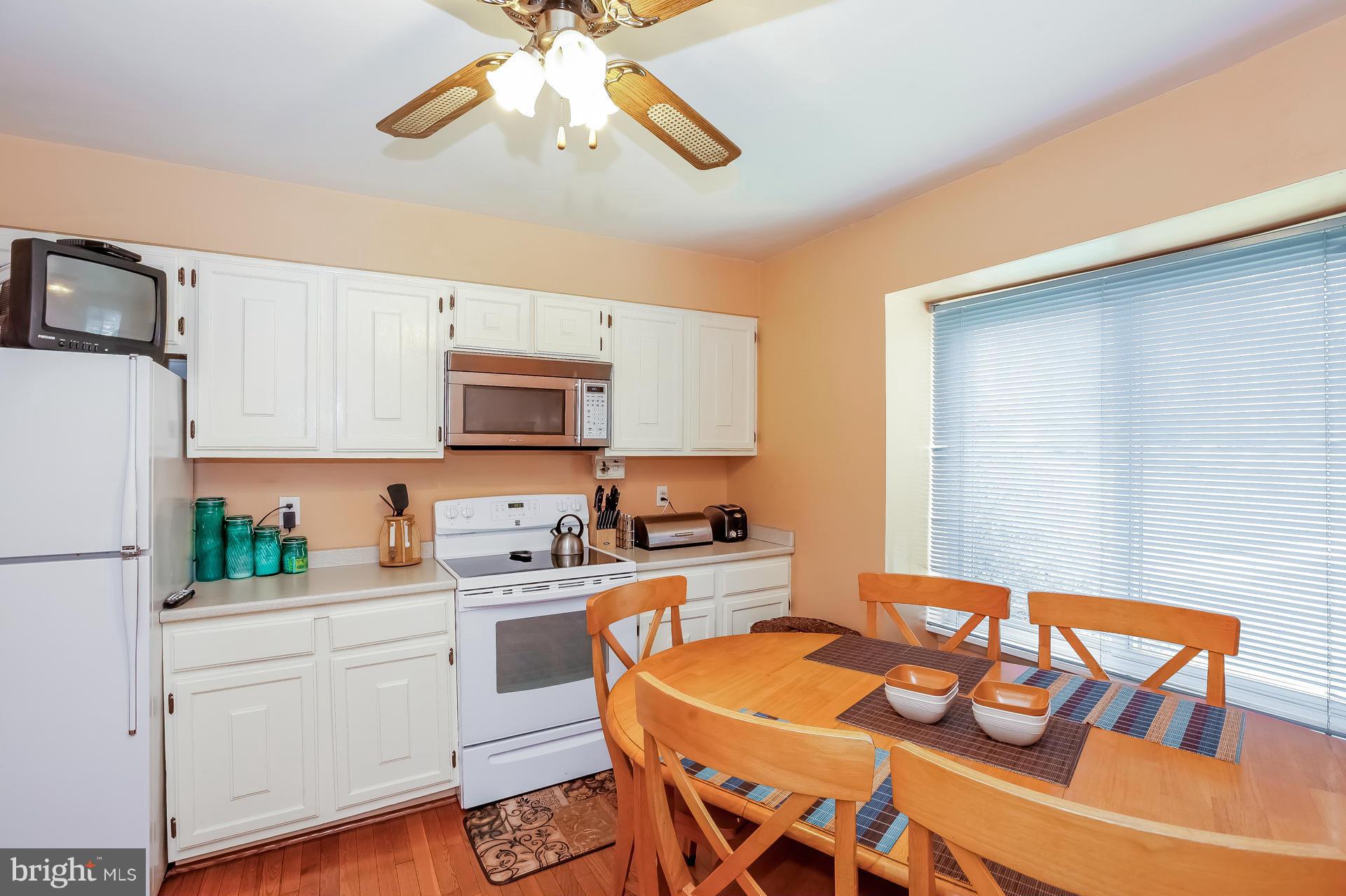 8932 Centerway Road Gaithersburg, MD 20879 - Photo 12 of 30 Kitchen