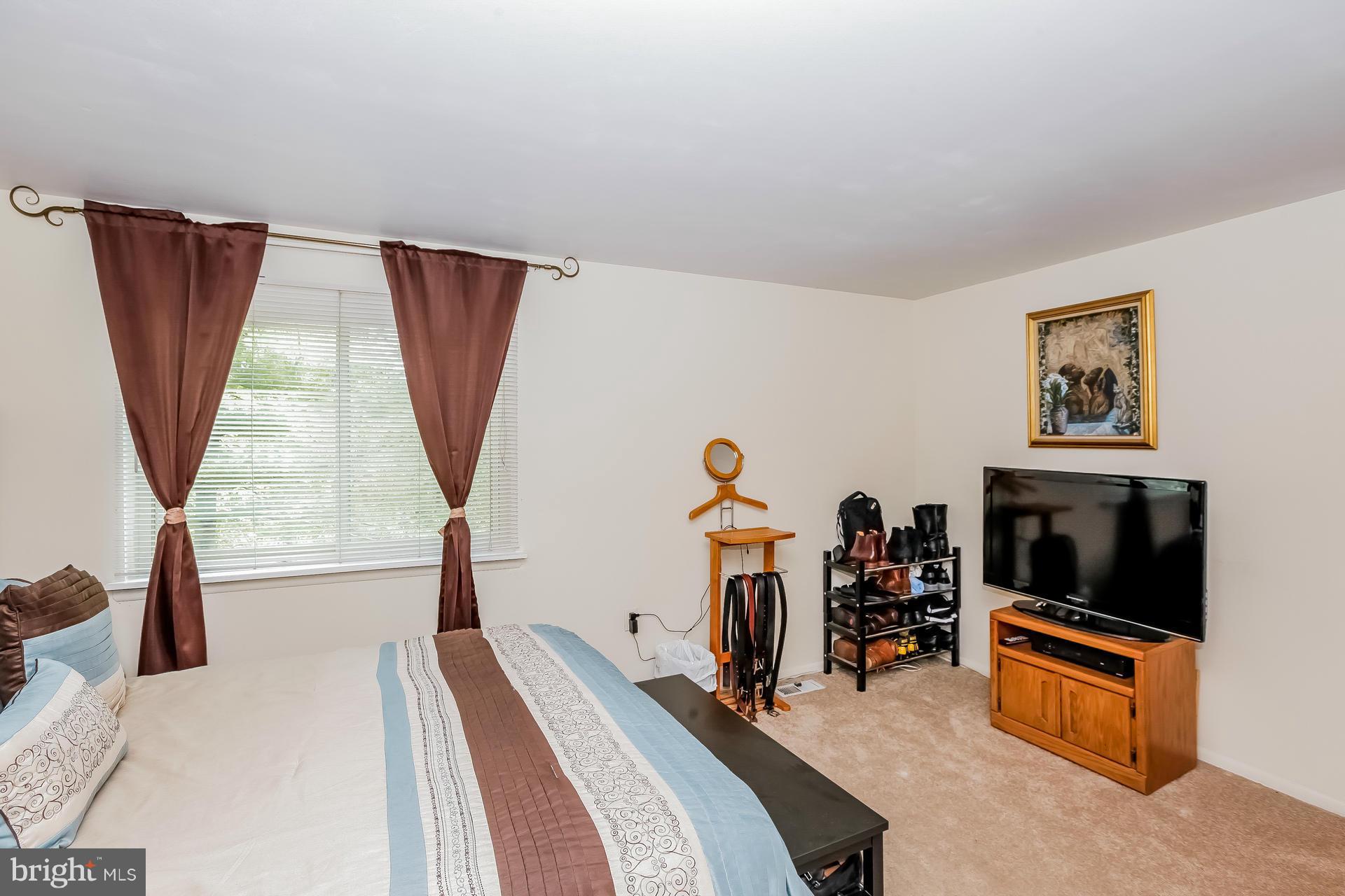 8932 Centerway Road Gaithersburg, MD 20879 - Photo 15 of 30 Bedroom (Master)