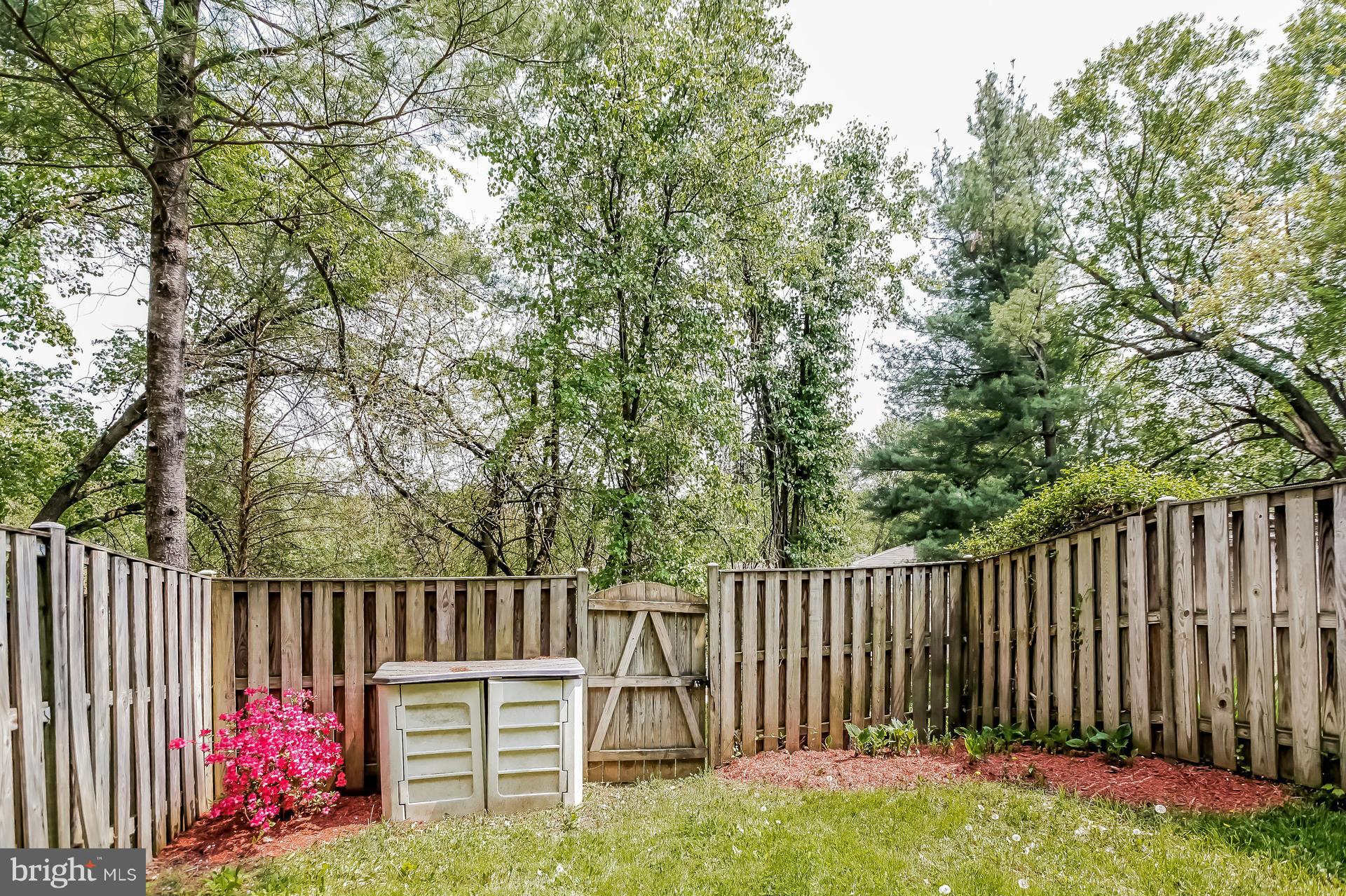 8932 Centerway Road Gaithersburg, MD 20879 - Photo 27 of 30 Fenced yard