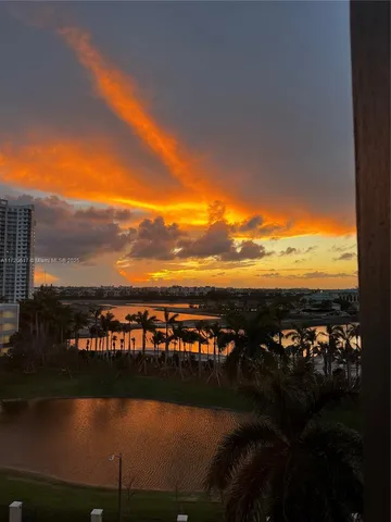 $299,999 | 200 Diplomat Parkway, Unit 827, Hallandale Beach, FL 33009