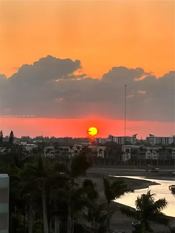 $299,999 | 200 Diplomat Parkway, Unit 827, Hallandale Beach, FL 33009