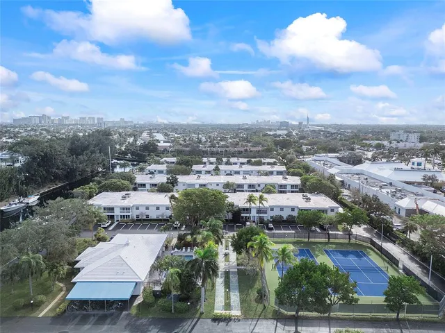 $398,000 | 6205 Bay Club Drive, Unit 3, Fort Lauderdale, FL 33308