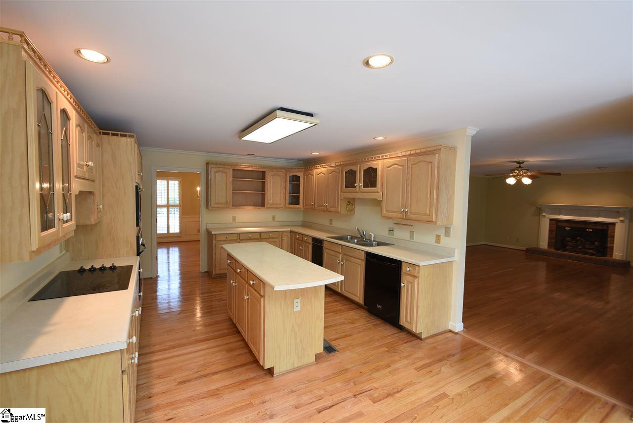 107 West Hackney Road Greer, SC 29650 - Photo 5 of 34 Gallery Image 5