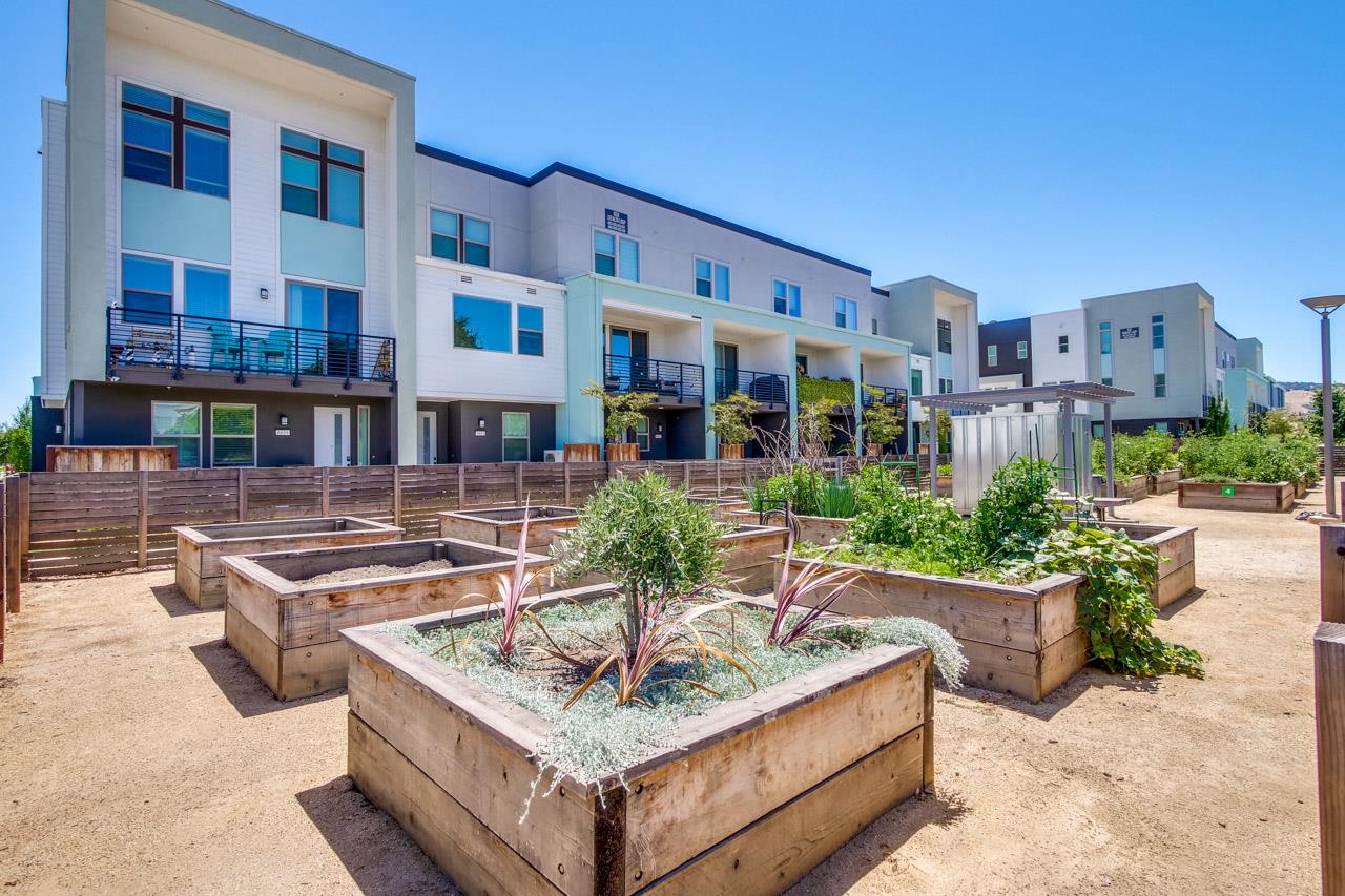 6656 Stealth Loop San Jose, CA 95119 - Photo 42 of 50 a view of an buildings