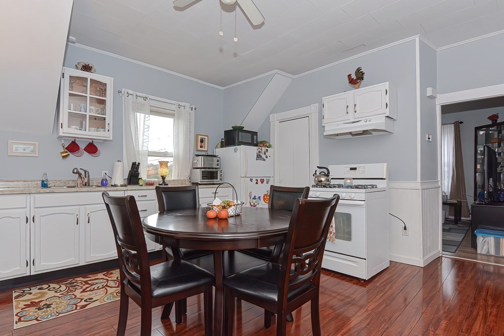 147 Sconticut Neck Road Fairhaven, MA 02719 - Photo 5 of 37 Gallery Image 5