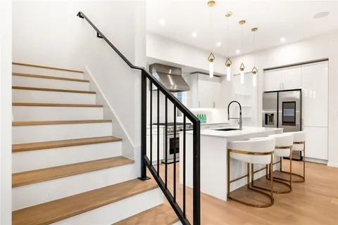 $799,000 | 824 McBroom Street, Dallas, TX 75212