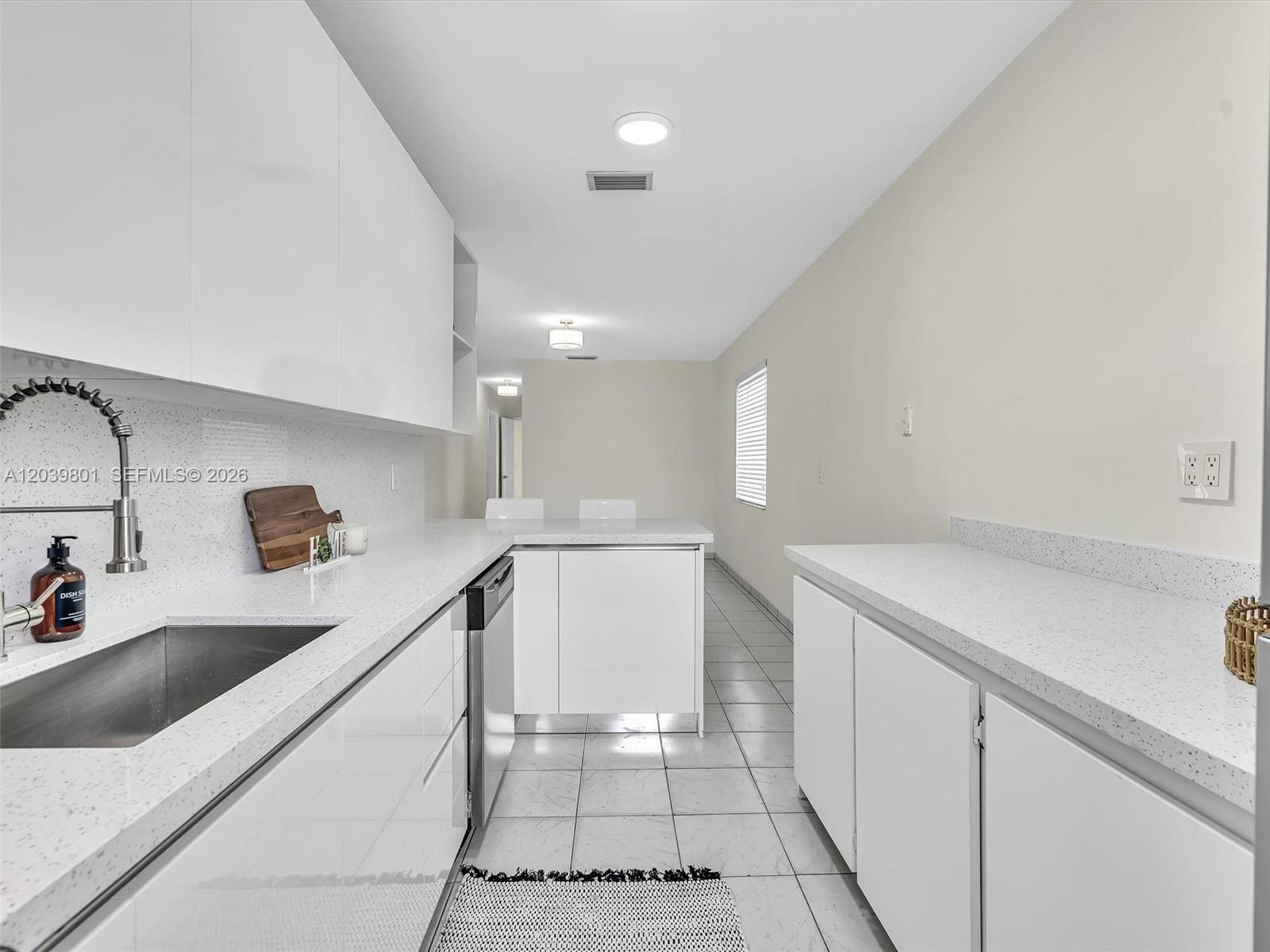 22 Southwest 55th Avenue Road, Unit 22 Miami, FL 33134 - Photo 10 of 36 Gallery Image 10