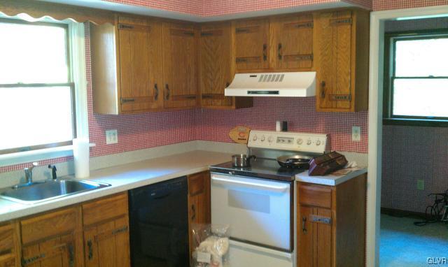 1564 Broad Road Wind Gap, PA 18091 - Photo 5 of 17