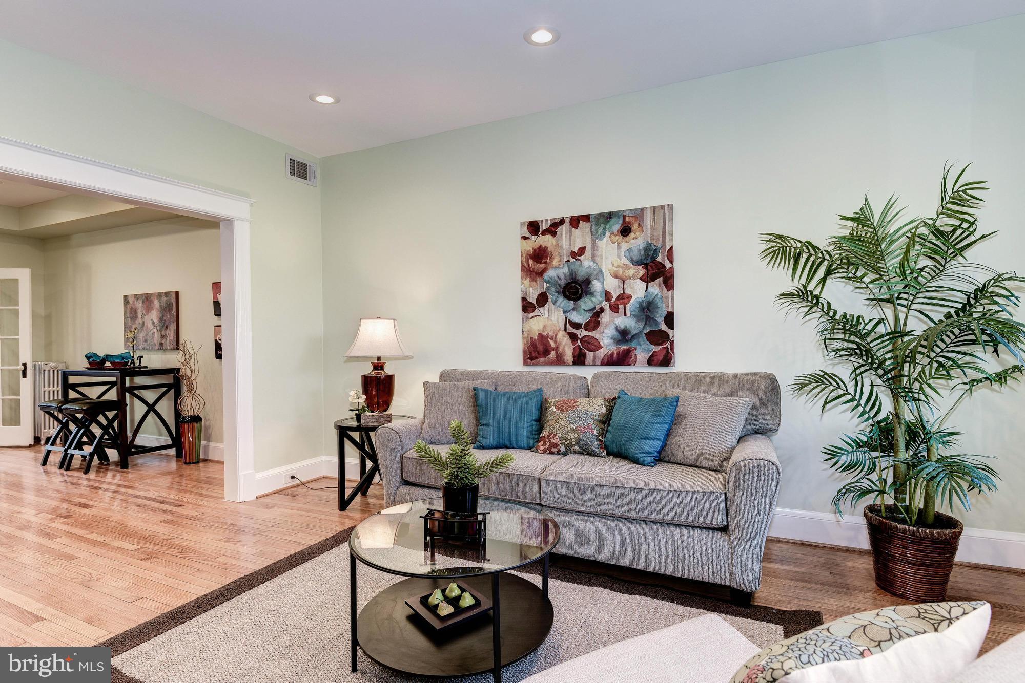 628 Madison Street Northwest Washington, DC 20011 - Photo 3 of 21 Living Room