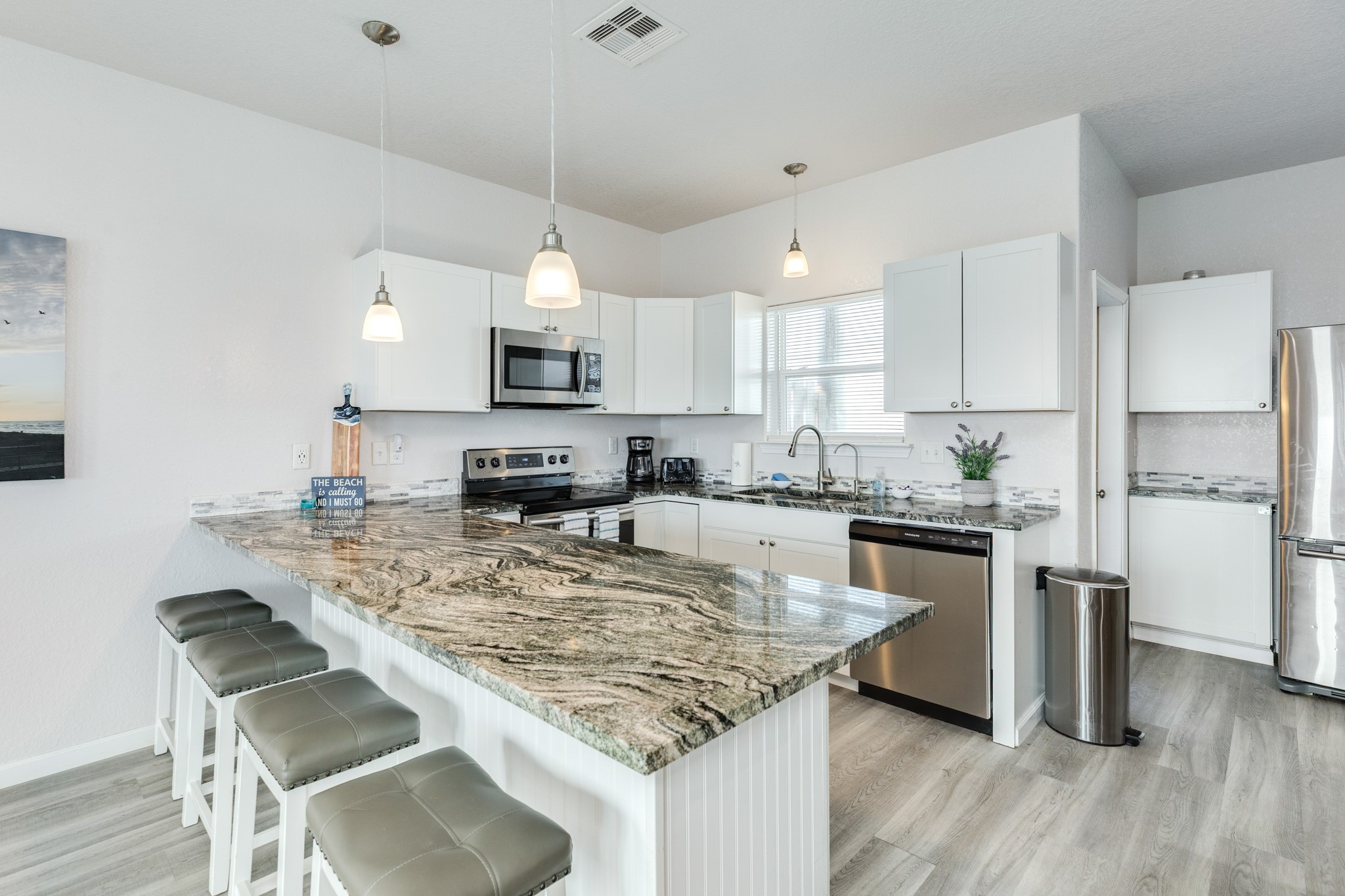 116 Howard Avenue, Unit G Surfside Beach, TX 77541 - Photo 5 of 31