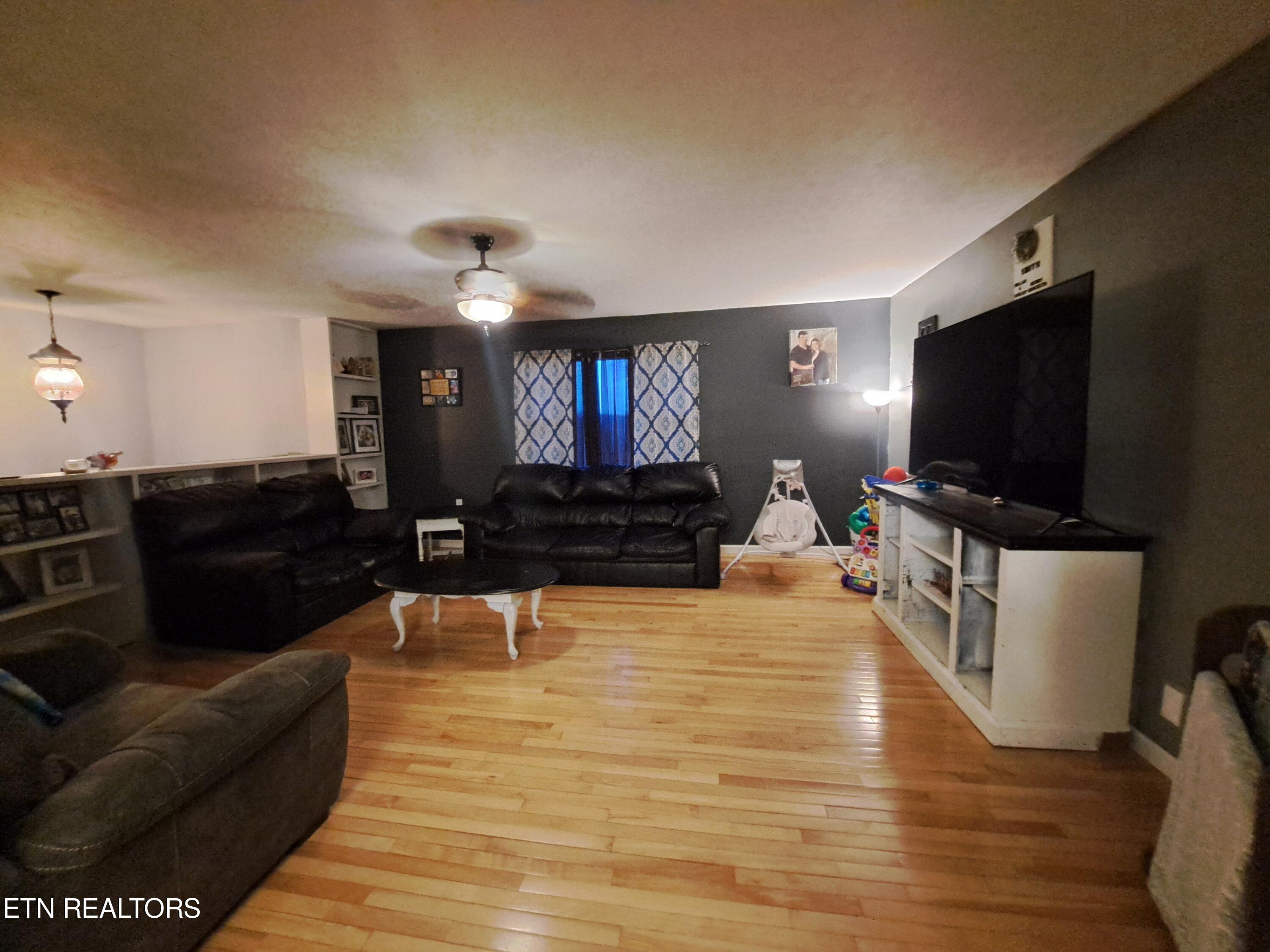 502 Municipal Drive Oneida, TN 37841 - Photo 12 of 42 20240204_181630