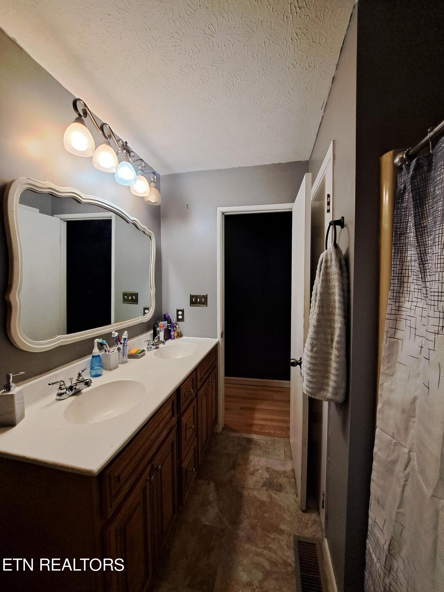 502 Municipal Drive Oneida, TN 37841 - Photo 15 of 42 20240204_181905