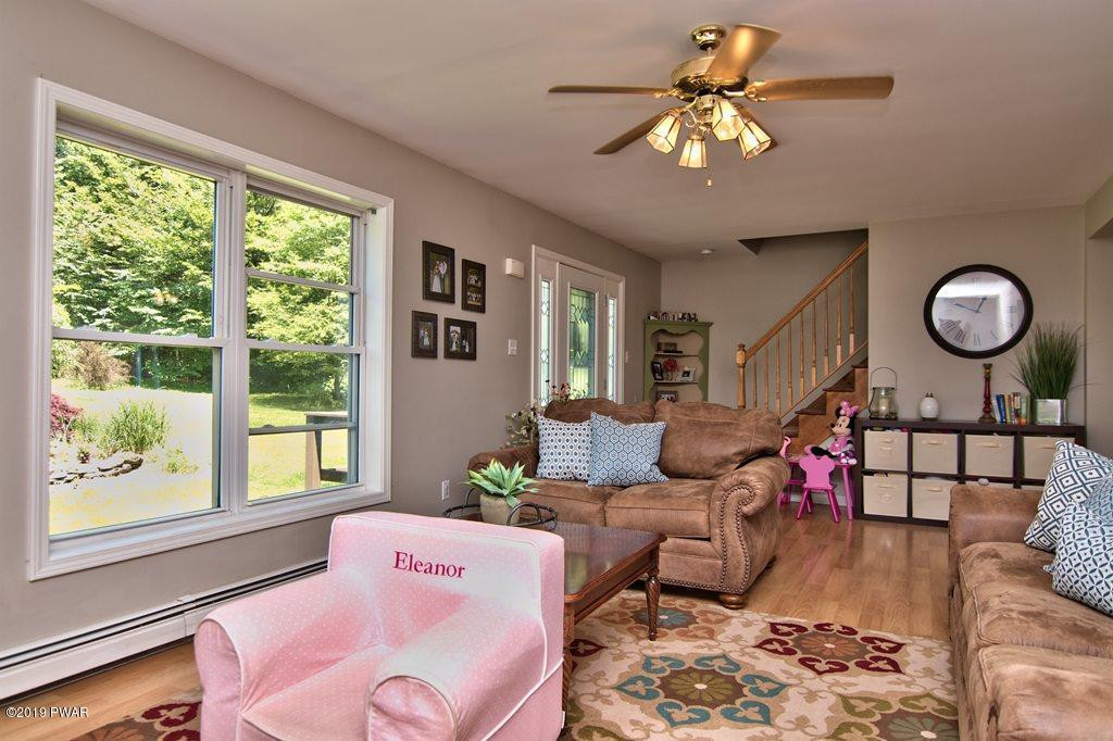 474 Rutledgedale Road Equinunk, PA 18417 - Photo 15 of 55 Living Room
