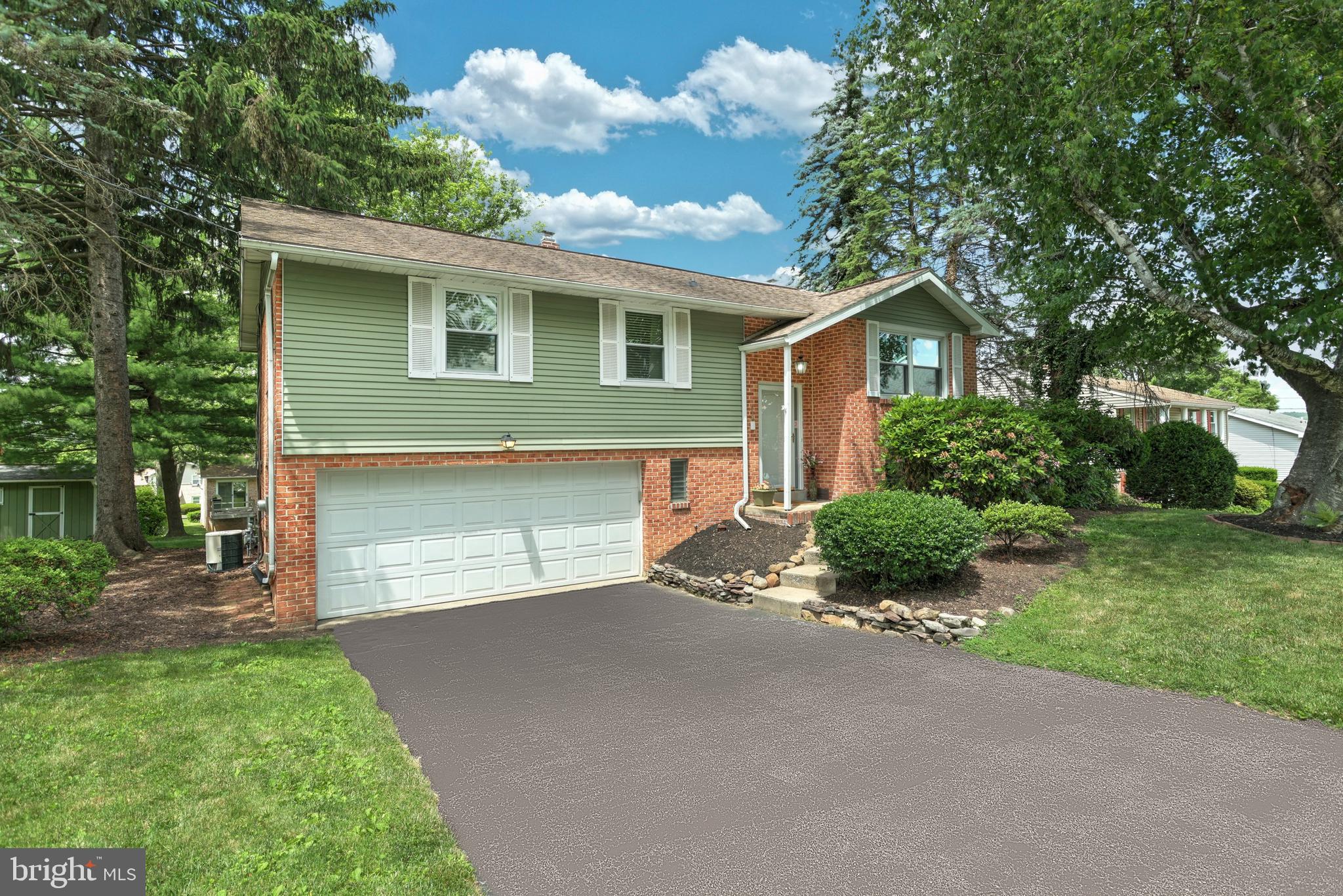448 Pinehurst Road York, PA 17402 - Photo 1 of 37 Gallery Image 1