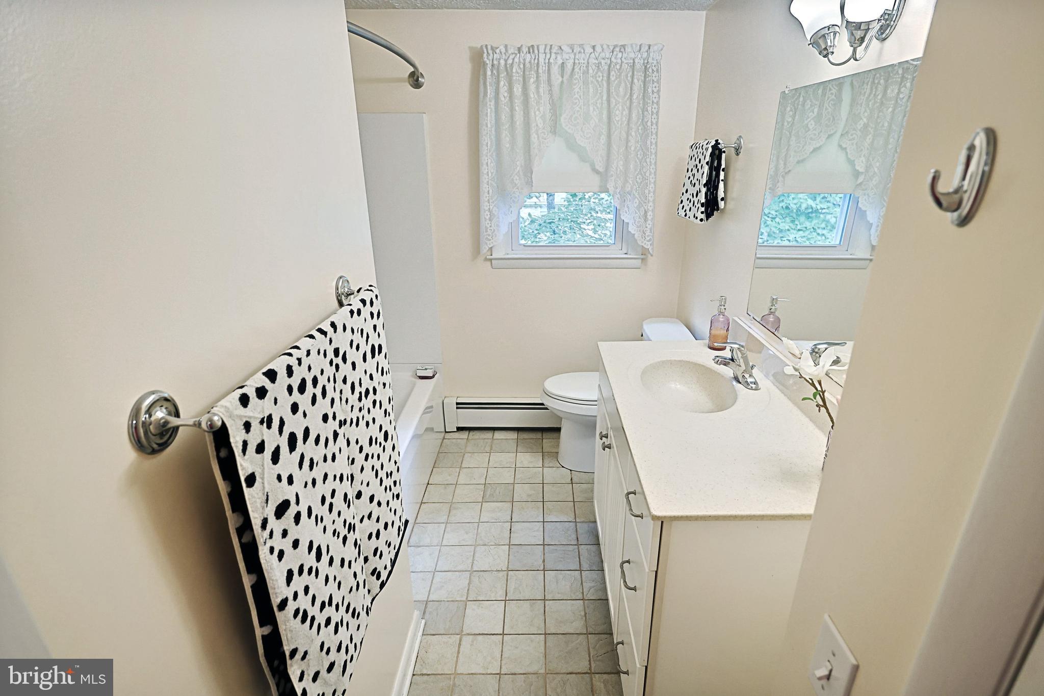 448 Pinehurst Road York, PA 17402 - Photo 19 of 37 Main Bath