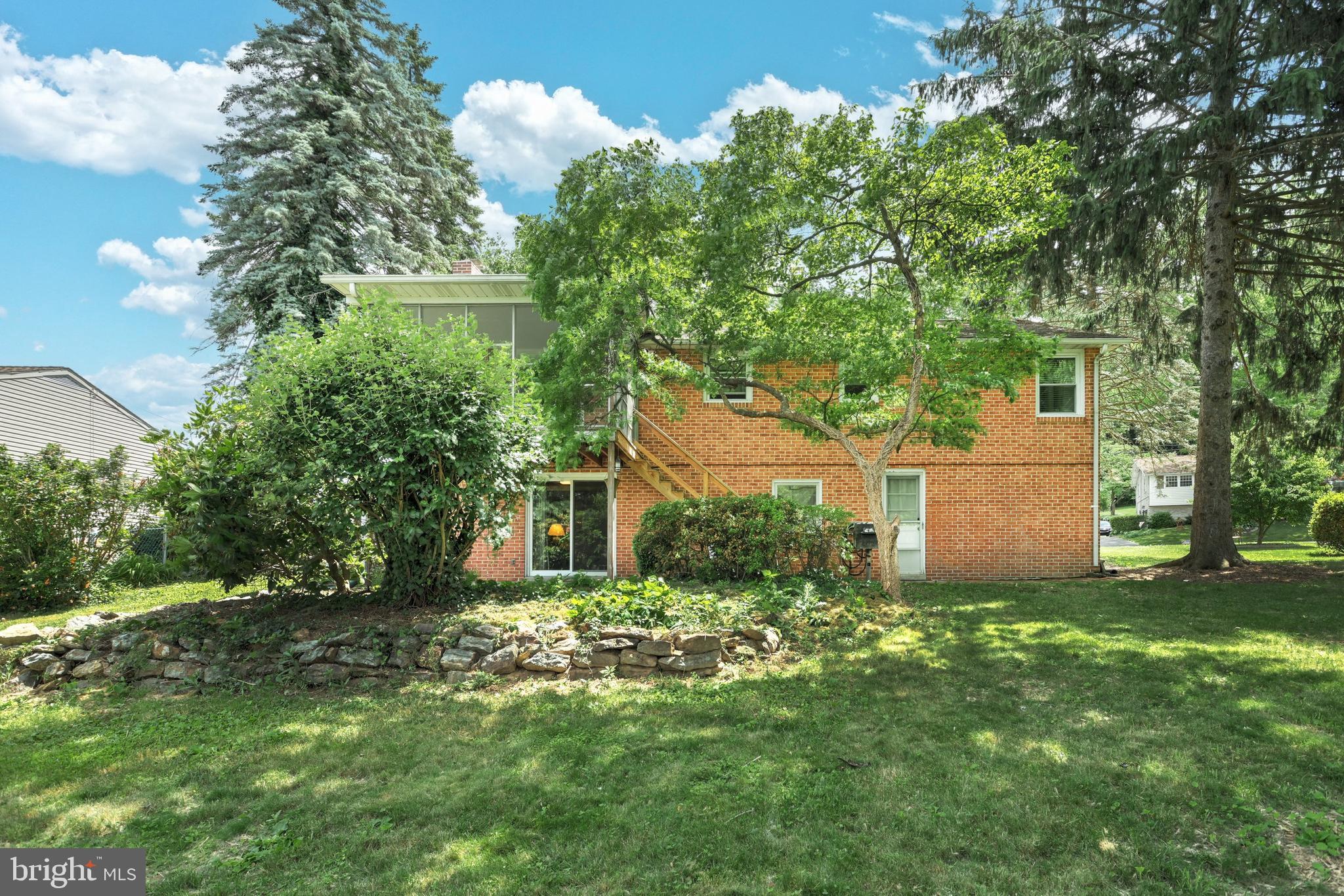 448 Pinehurst Road York, PA 17402 - Photo 2 of 37 Gallery Image 2