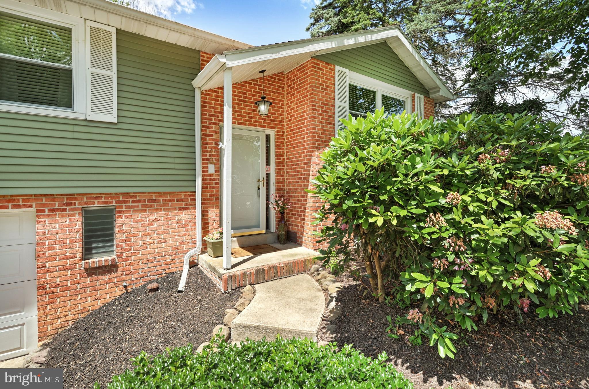 448 Pinehurst Road York, PA 17402 - Photo 4 of 37 Gallery Image 4
