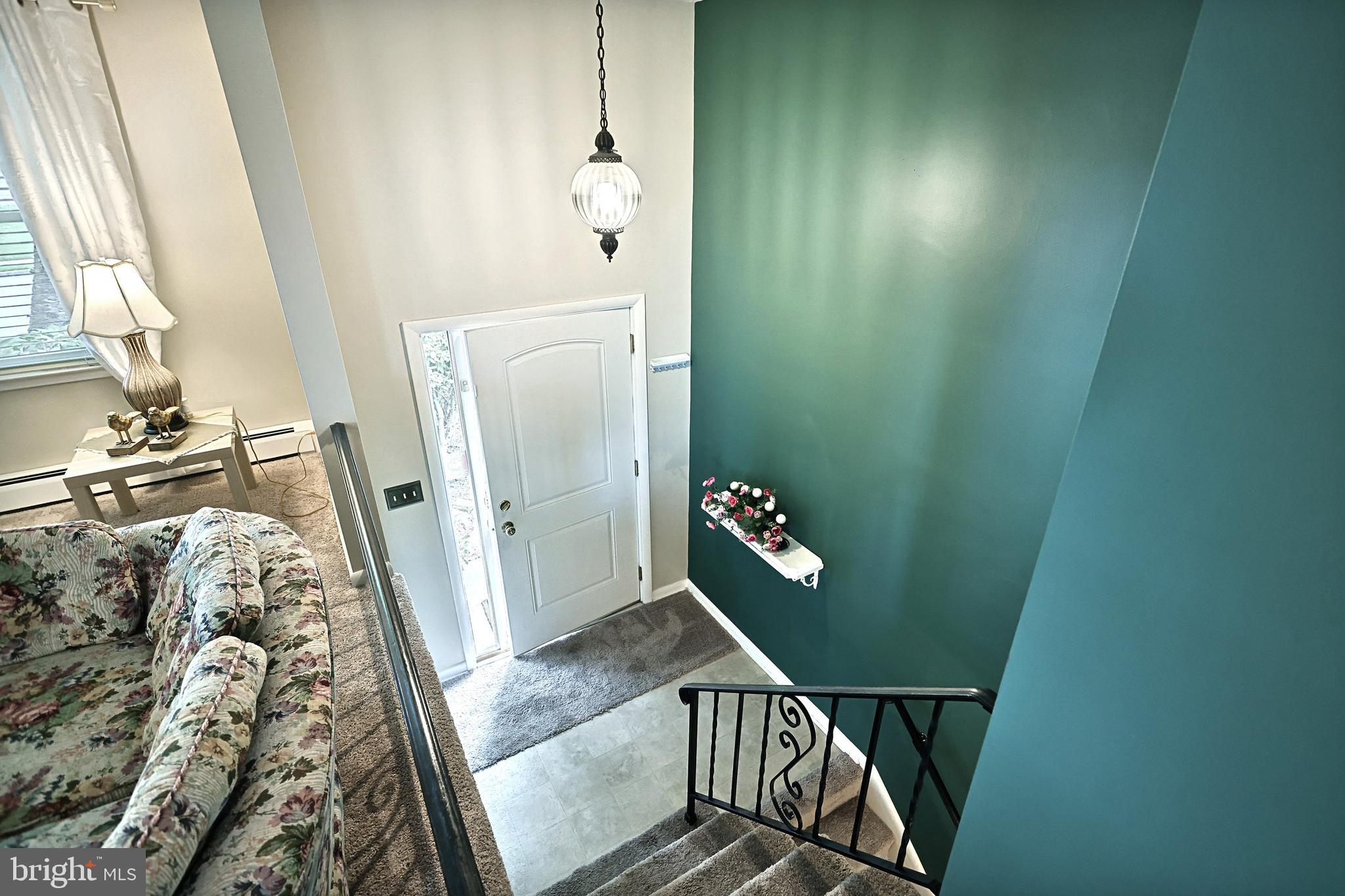 448 Pinehurst Road York, PA 17402 - Photo 5 of 37 Foyer