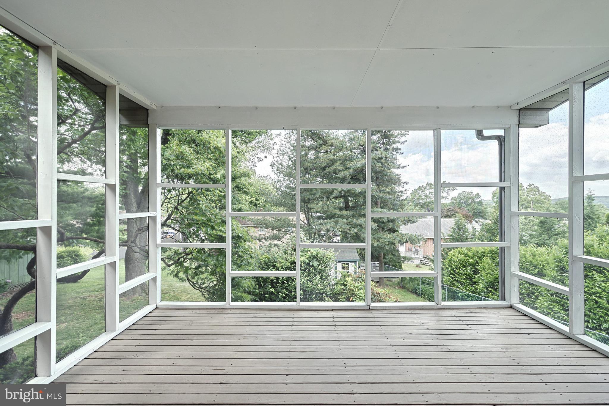 448 Pinehurst Road York, PA 17402 - Photo 10 of 37 Screened Porch