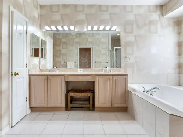 $675,000 | 10228 Estuary Drive, Tampa, FL 33647