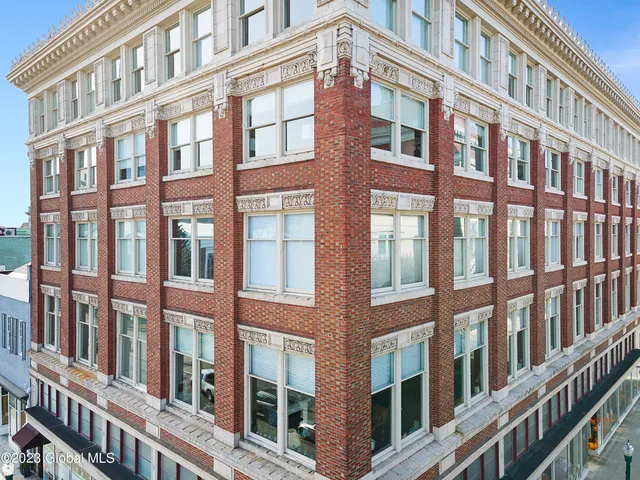 $3,195 | 65 3rd Street, Unit 402, Troy, NY 12180