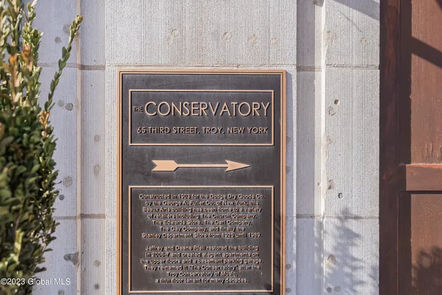 $3,195 | 65 3rd Street, Unit 402, Troy, NY 12180