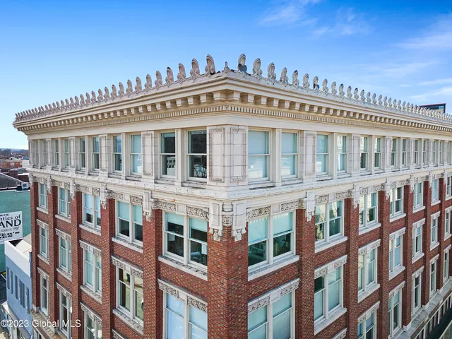 $3,195 | 65 3rd Street, Unit 402, Troy, NY 12180