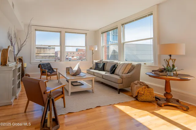 $3,195 | 65 3rd Street, Unit 402, Troy, NY 12180