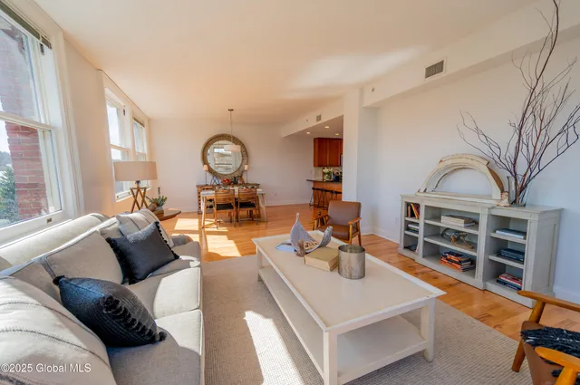 $3,195 | 65 3rd Street, Unit 402, Troy, NY 12180