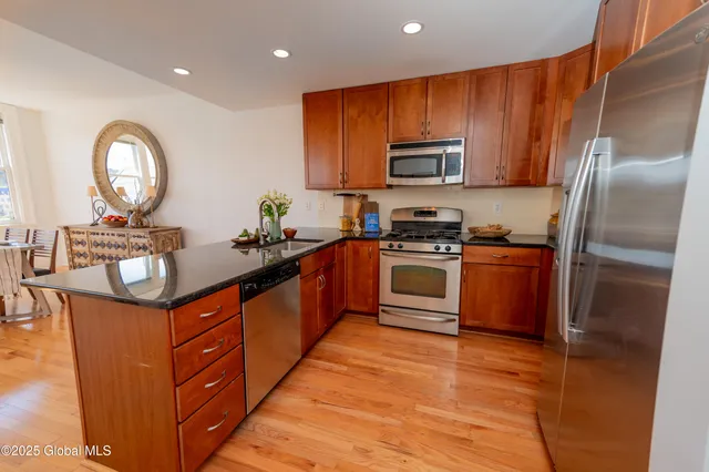 $3,195 | 65 3rd Street, Unit 402, Troy, NY 12180